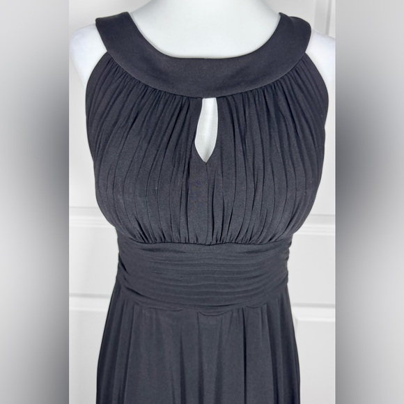 Sangria Black Pleated Keyhole Fit Flare Dress Size 8 Wedding Guest Cocktail - Picture 2 of 10